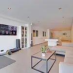 Big Cozy Luxury Pool With Childrens Zoo 빌라