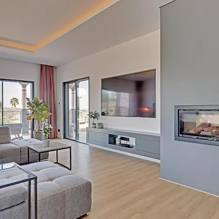 Big Cozy Luxury Pool With Childrens Zoo וילה