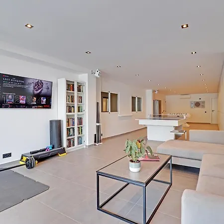 Big Cozy Luxury Pool With Childrens Zoo Villa